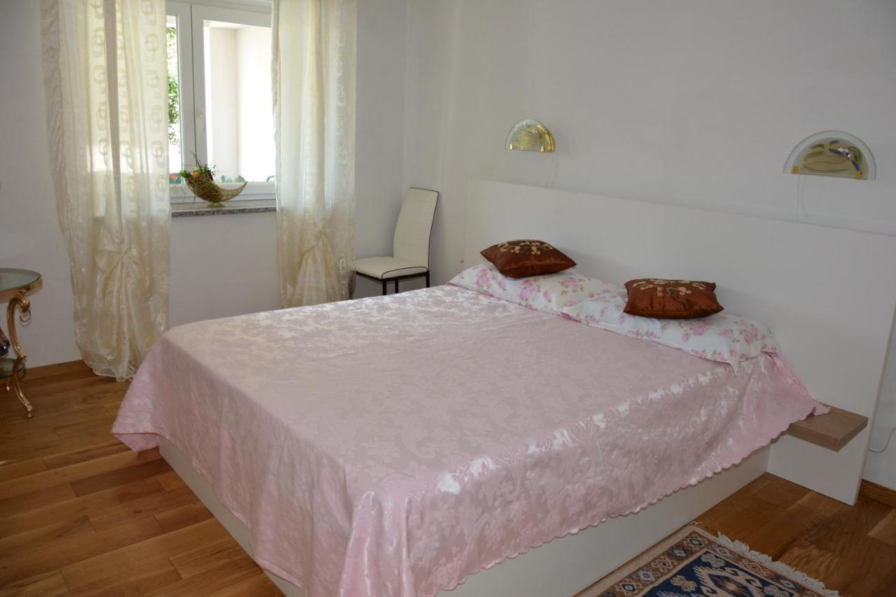 Zora Apartment Сен Екстериор снимка