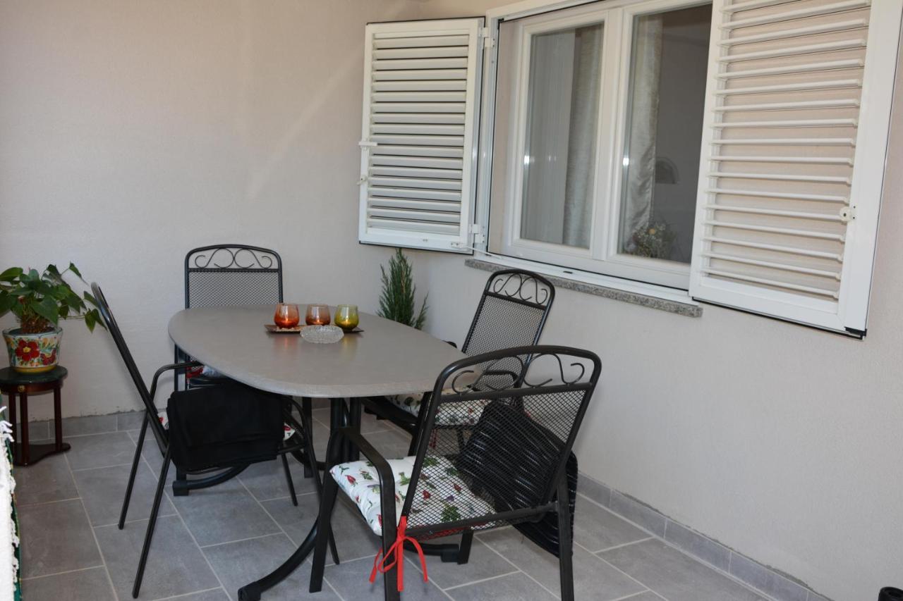 Zora Apartment Сен Екстериор снимка